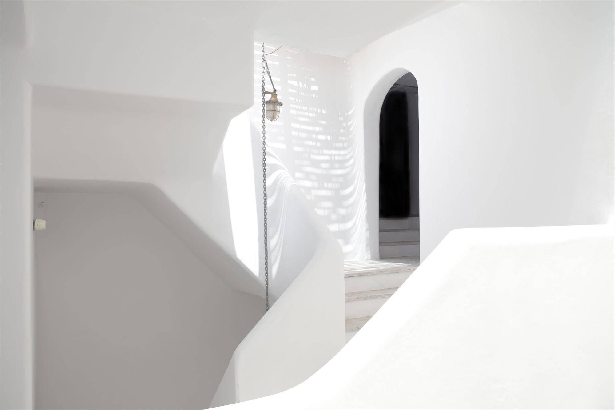 Mr & Mrs White Mykonos 4*