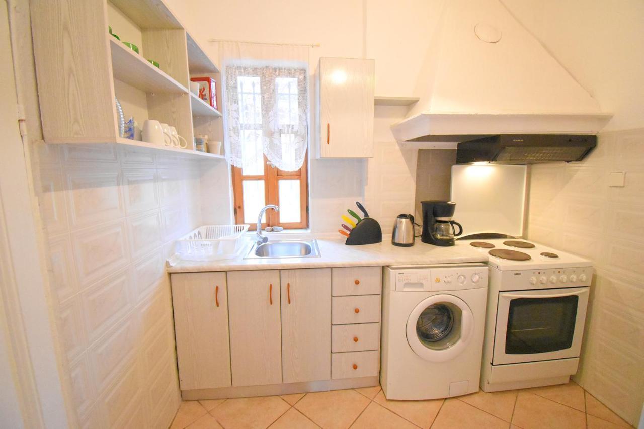 Barlee Front House,