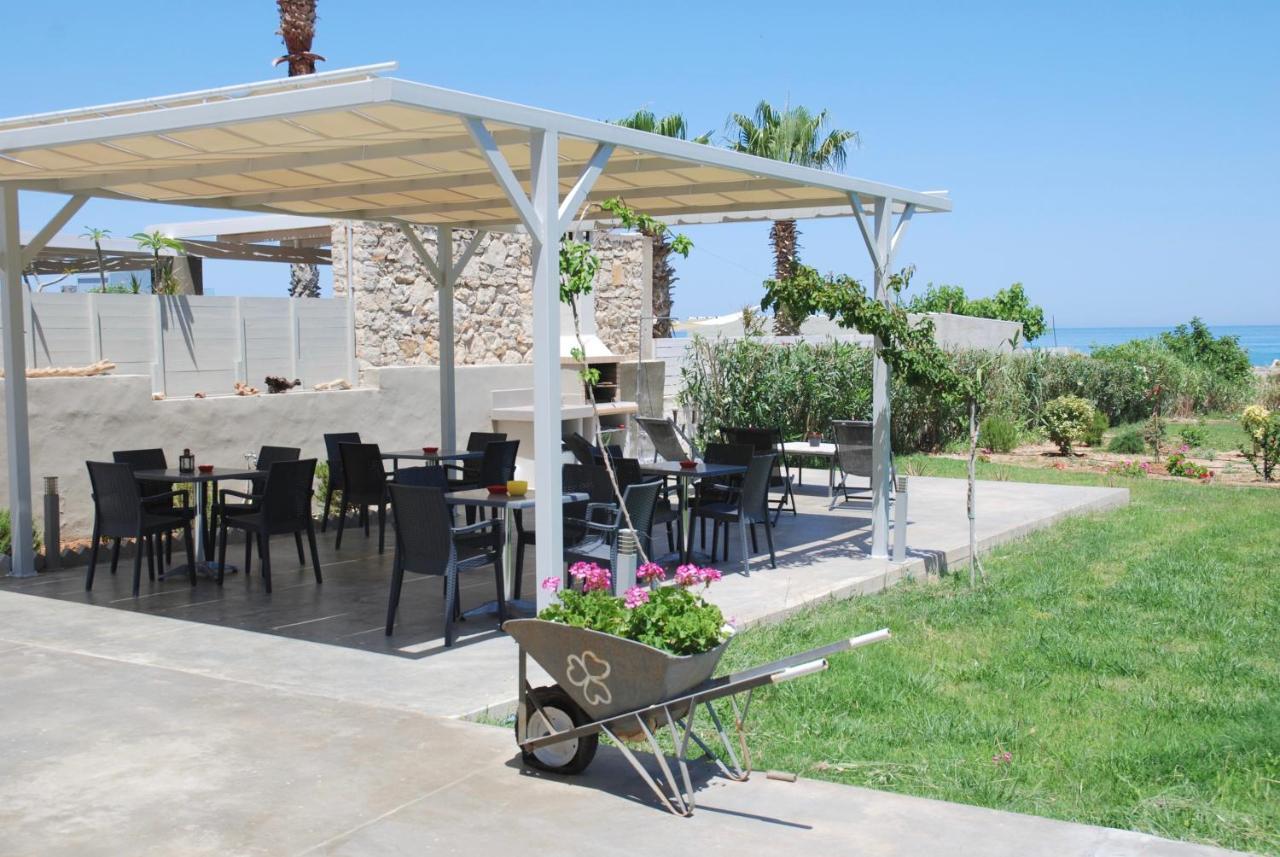 Yiannis Apartment