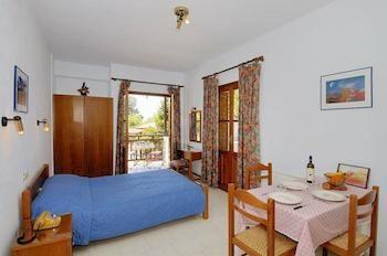 Apartment Charoula *