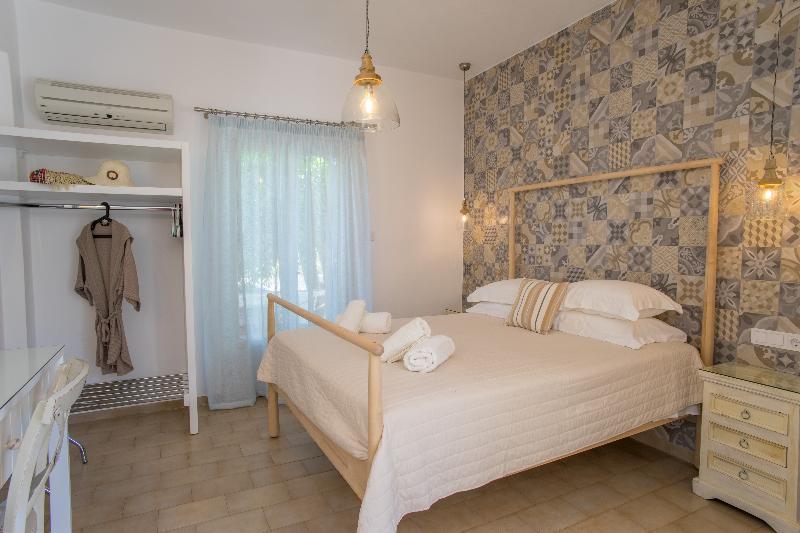 Hotel Cyclades 2*