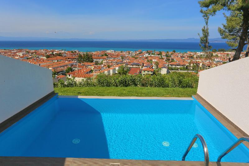 Alia Palace - Adults Only 16+