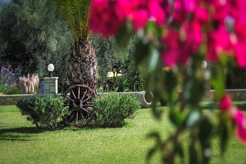 Aparthotel Remezzo & Amoudi