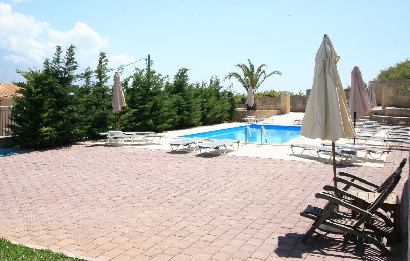 Lagoon View - Adults Only Apartment