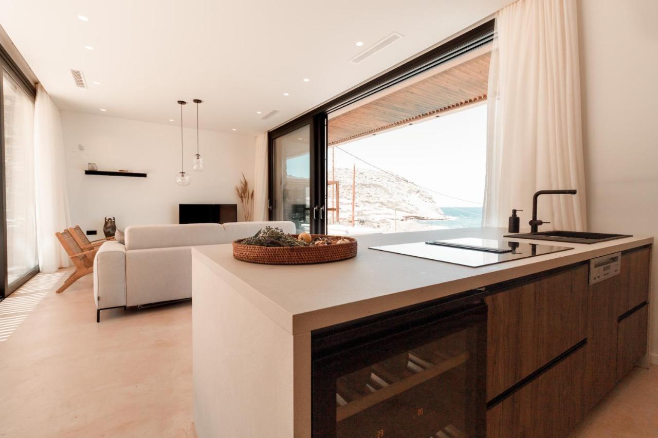 Nuez Villa *