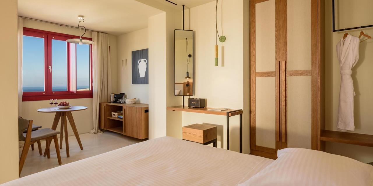 Potnia Theron 3* Akrotiri (Santorini)