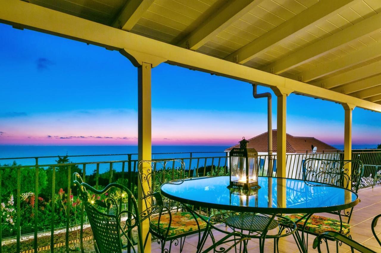 3 Bedrooms With Sea View Enclosed Garden And Wifi At 5 Km Away From The Beach Tzamarelata