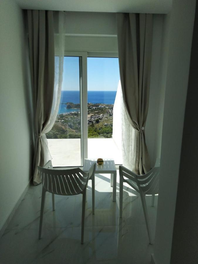 Bouganville Stegna Bed & Breakfast *