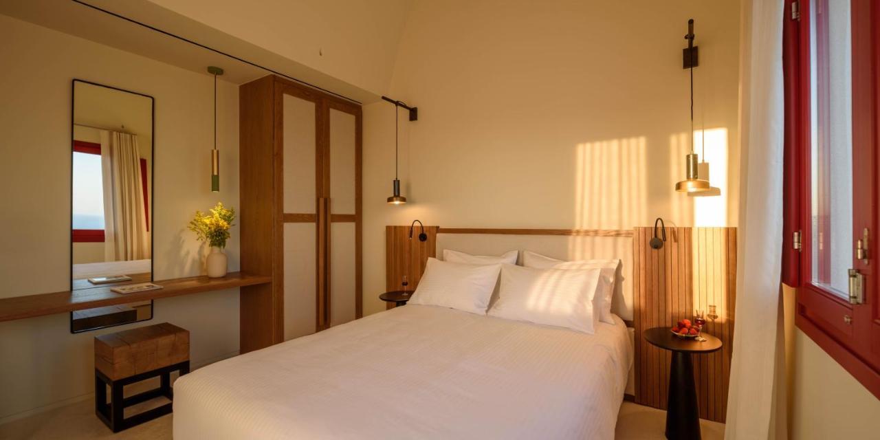 Potnia Theron Bed & Breakfast