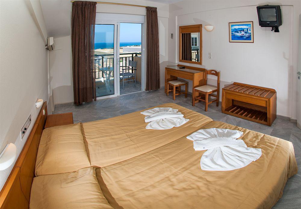 Aparthotel Radamanthy's 2*