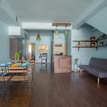 Out Of The Blue Apartment