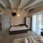 Anna Rooms