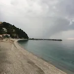 Ivas Pelion
