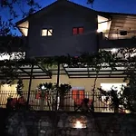 Nestor Apartments
