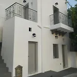 Melikarou Houses