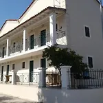 Umbrella Beach Apartments
