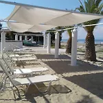 Umbrella Beach Apartments