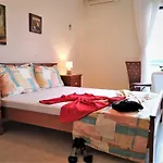 Golden Beach Hotel