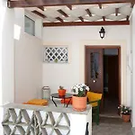 Aleka\'S Rooms