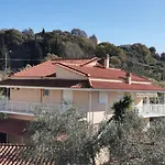 Nikitas Apartment