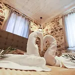 Olive Grove Deluxe Apartment