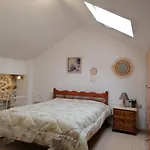 Theos Apartments