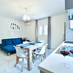 Koukounari Luxury Apartments