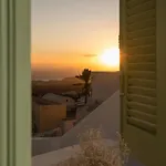 White Orchid Cave House & Studio