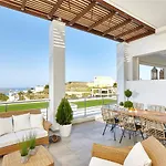 Spacious Mint Luxury Villa Access To Private Beach