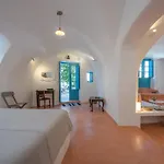 Santorinio Yellow House