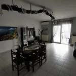 Elli\'S House