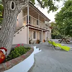 Pyrgos Country House