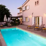 Carpe Diem-Luxury Villa With Private Pool
