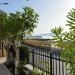 Melenia\'S Sea Front House
