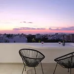 Amazing Suite At Glyfada With Sea View & Jacuzzi