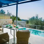Aelia Cottage