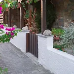 Villa Begonia By The Sea