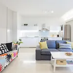 Effie\'S Cozy Beach Front Apartment