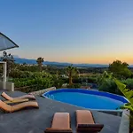 Adorno Pequeno Luxury Villa