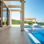 Luxury 6-Bedroom Villa With Private Pool- Villa Prigipessa