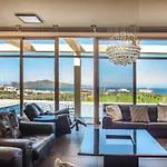 Luxury 6-Bedroom Villa With Private Pool- Villa Prigipessa