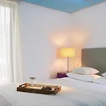 Kamari Beach Hotel