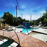 Rural Villa Private Pool, Bbq, Court ,20\' Airport