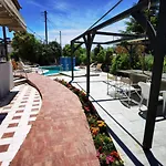 Rural Villa Private Pool, Bbq, Court ,20\' Airport