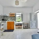 Mespilus House Koronos