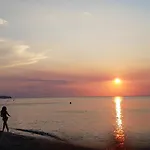 Perea Beach And Sea View Apartment