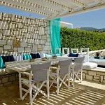 Villa Dinos