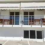 Sea View Apartments Nikos