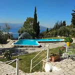 Hotel Theasis