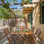 Fluo Seaside Apartment